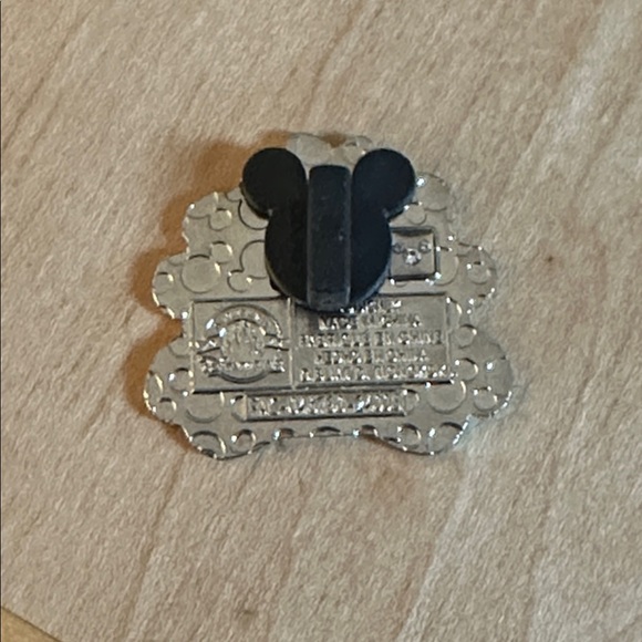 Disney Munchling Pin King Louie Banana Nut Bread - Picture 2 of 3